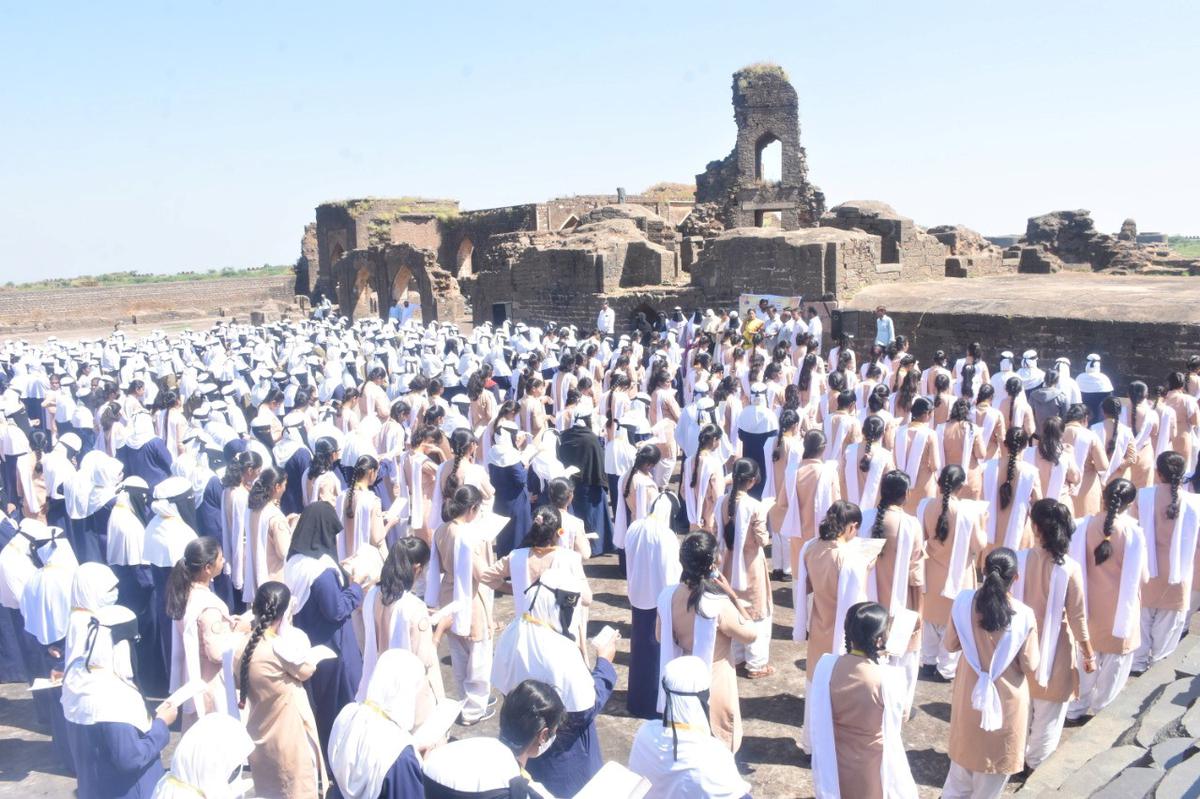10 000 students take part in programme at Sharanabasaveshwar