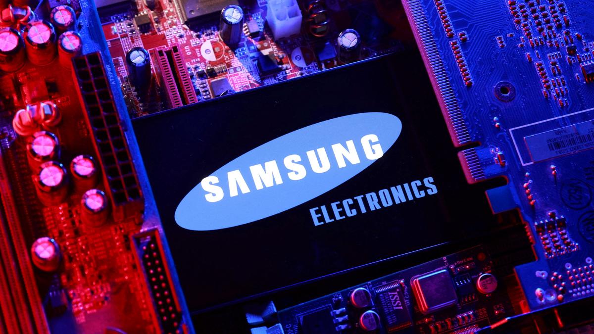 Samsung expects best profit since 2022, as AI boom squeezes commodity chip supply