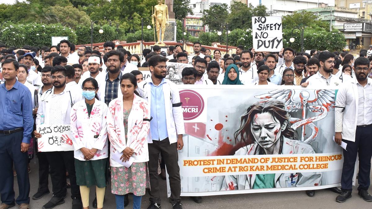 Nearly 200 doctors of MMCRI protest in Mysuru demanding protection at workplaces