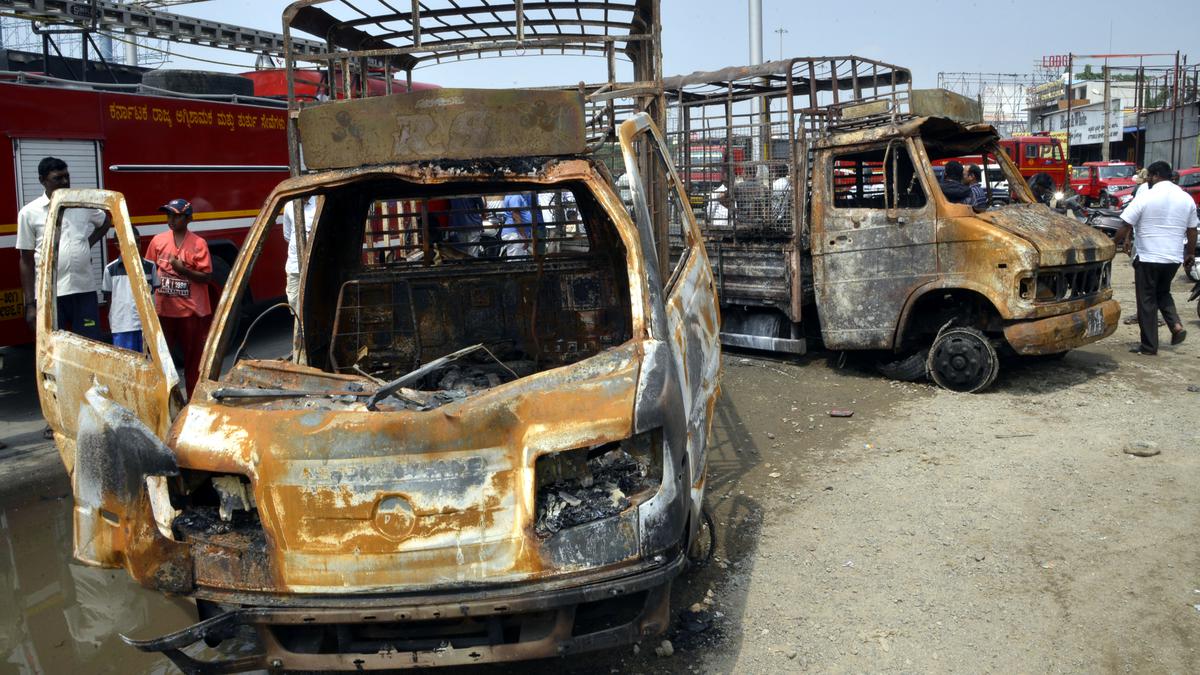 Fire safety concerns soar as Bengaluru-Hosur highway is lined with cracker shops; resident calls for action after Attibele tragedy