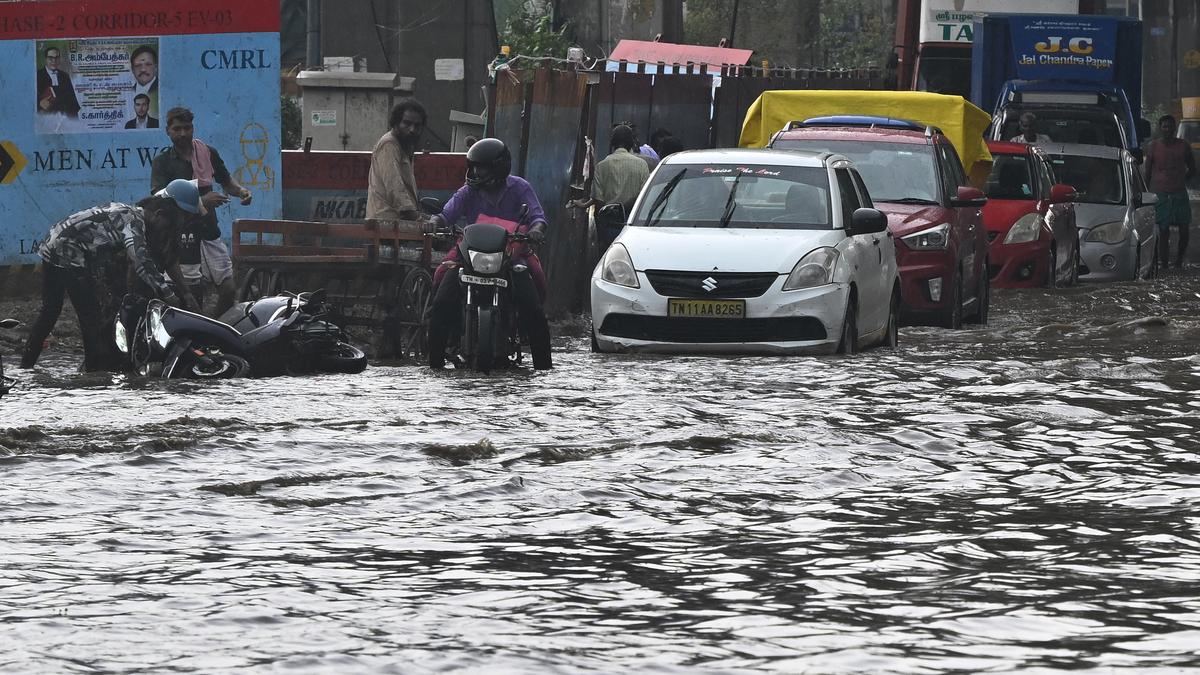 Highways Department to deploy pumps to 54 flood-prone spots on roads across Chennai