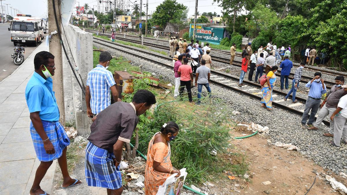 Irumbuliyur residents demand pedestrian overbridge across the railway track