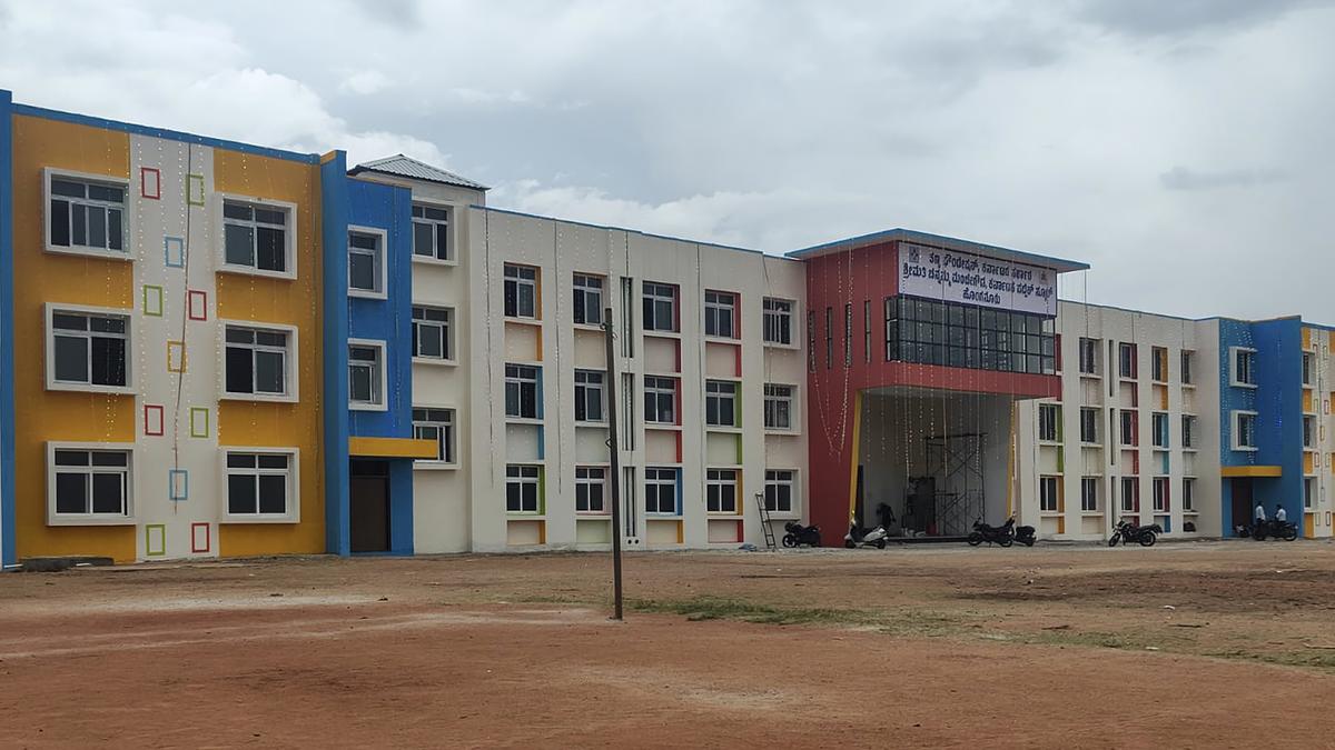 Karnataka to upgrade 800 govt. schools to KPS at ₹3,000 crore