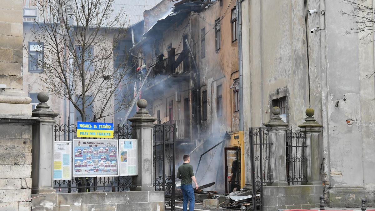 Russia fires nearly 400 drones at Ukraine with signs its spring offensive has started