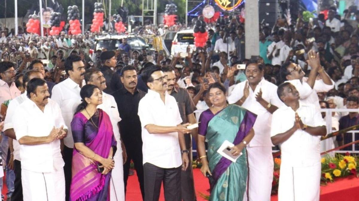 Stalin inaugurates DMK party office with Karunanidhi’s statue at Kovilpatti