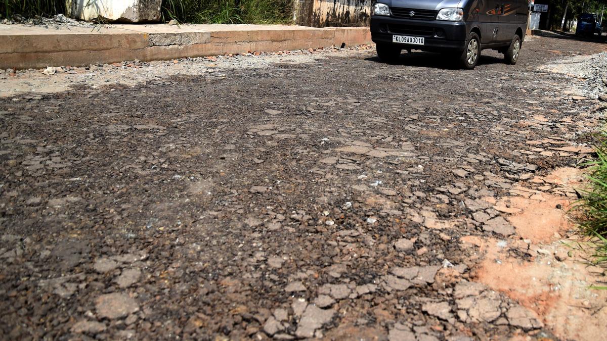 East Hill-Chakkorathukulam road reconstruction work moving at a snail&rsquo;s pace