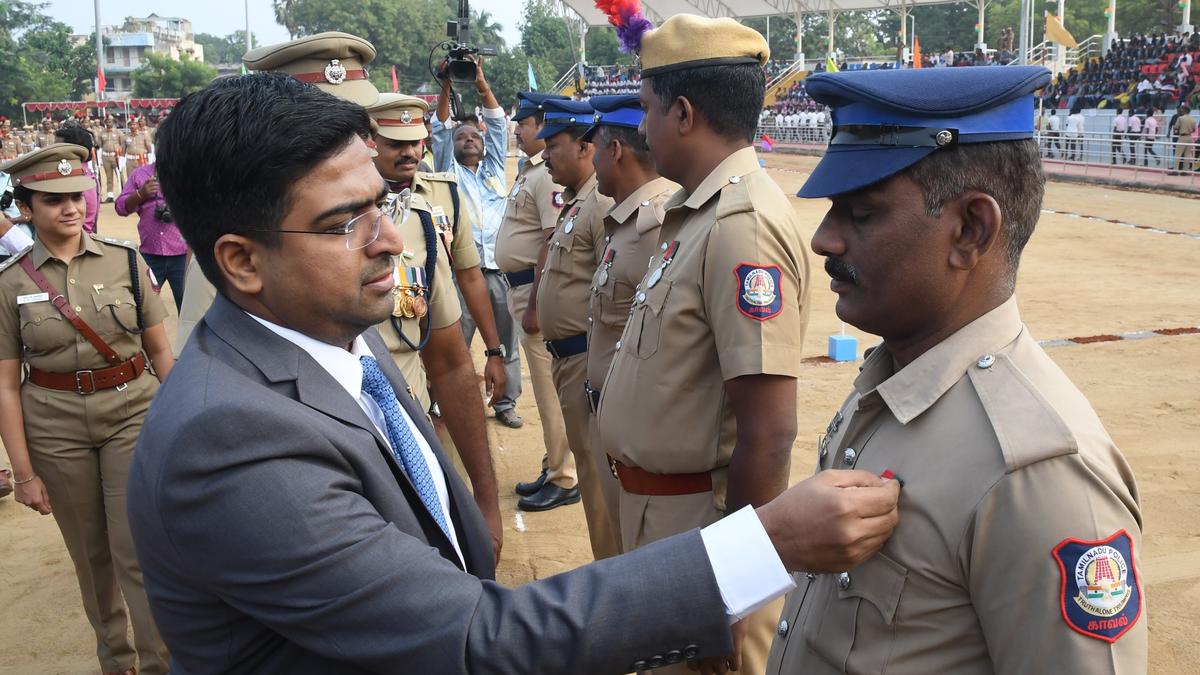 Freedom fighters honoured at Republic Day function in Tenkasi