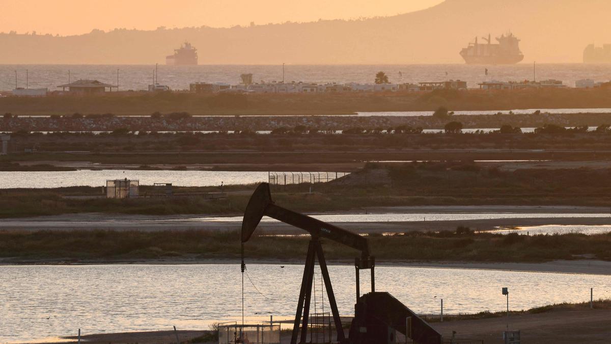 इज़राइल-ईरान युद्ध लाइव: तेल चार साल के उच्चतम स्तर पर पहुंच गया, ट्रम्प की नाकाबंदी की चेतावनी के बाद स्टॉक में गिरावट आई