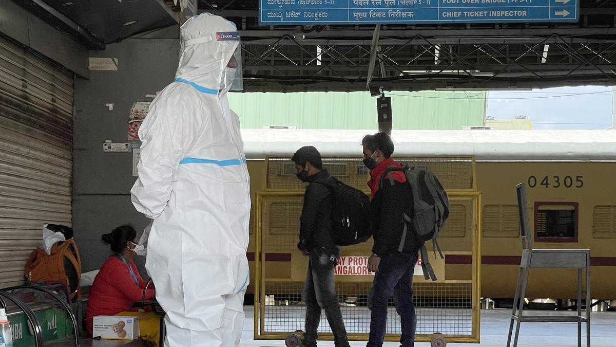 Karnataka issues advisory amidst Covid JN.1 subvariant concerns, urges elderly and vulnerable populations to wear masks, avoid closed and poorly ventilated spaces