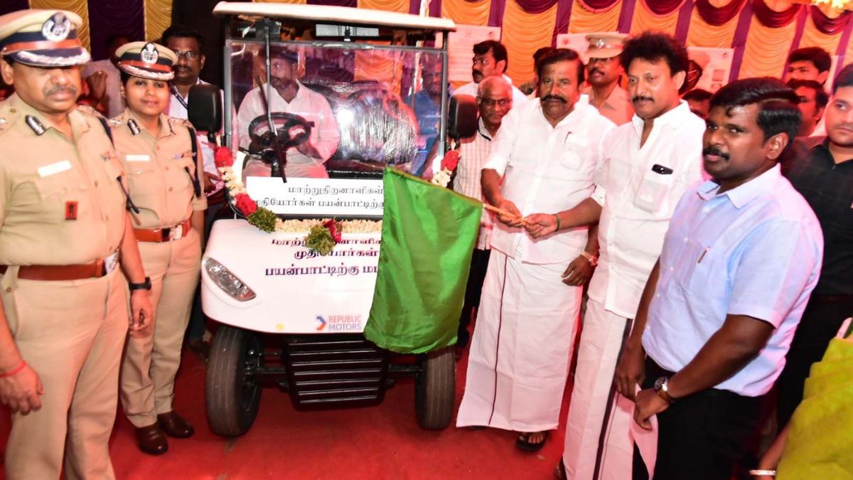 Vehicles distributed to persons with disabilities in Tiruchi