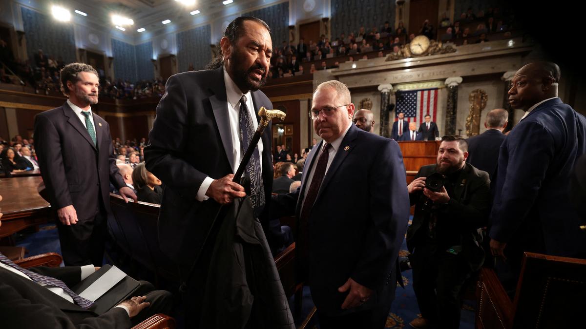 Democrat Representative Al Green ejected from the House for disrupting Trump’s speech to US Congress