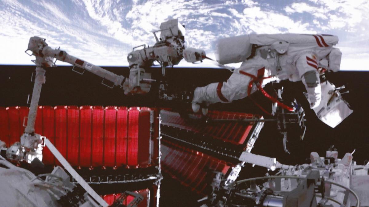 China space station crew completes spacewalk