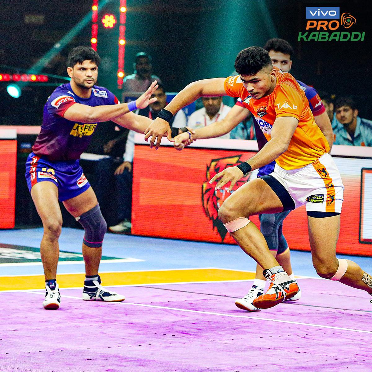 Akash Shinde leads Puneri Paltan to thrilling win over Dabang Delhi