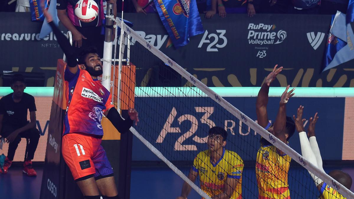 Kolkata Thunderbolts brush aside Chennai Blitz, enters the semifinals