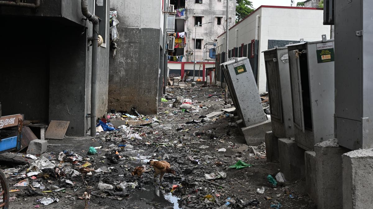 Shortage of dustbins, rampant garbage dumping plague TNUHDB tenements
