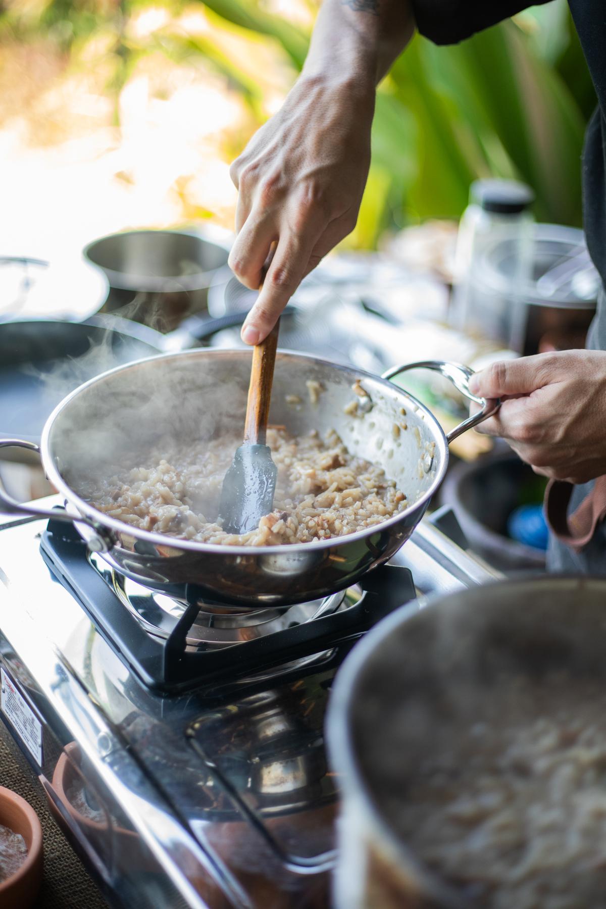 सरगसुम से युक्त समुद्री शैवाल रिसोट्टो