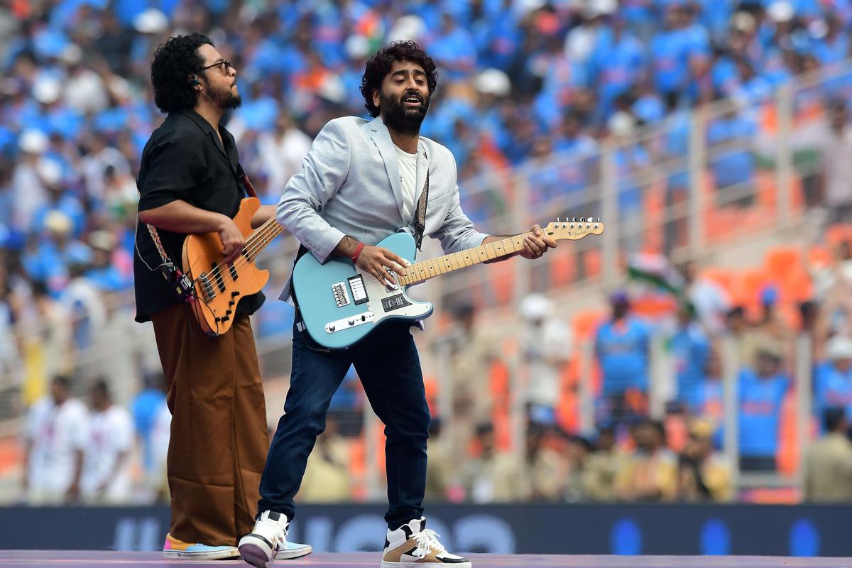 AHMEDABAD : GUJARAT : 14/10/2023 : Bollywood Singer Arijit Singh performs before the start of The ICC Men's Cricket World Cup 2023 match between India and Pakistan in Ahmedabad on Saturday October 14, 2023. Photo : VIJAY SONEJI / The Hindu.