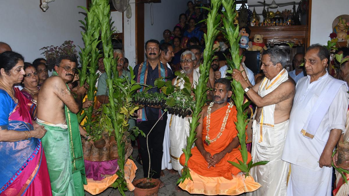 A person not planting even two tree saplings has no right to live nor die, says Pejawar seer