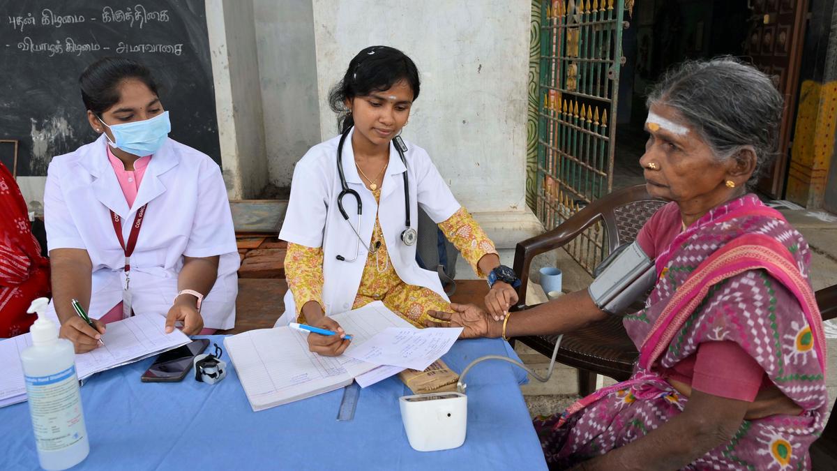 Toxic gas leak in Puducherry | Collector directs PWD to install air vents, clear blocks in sewage networks