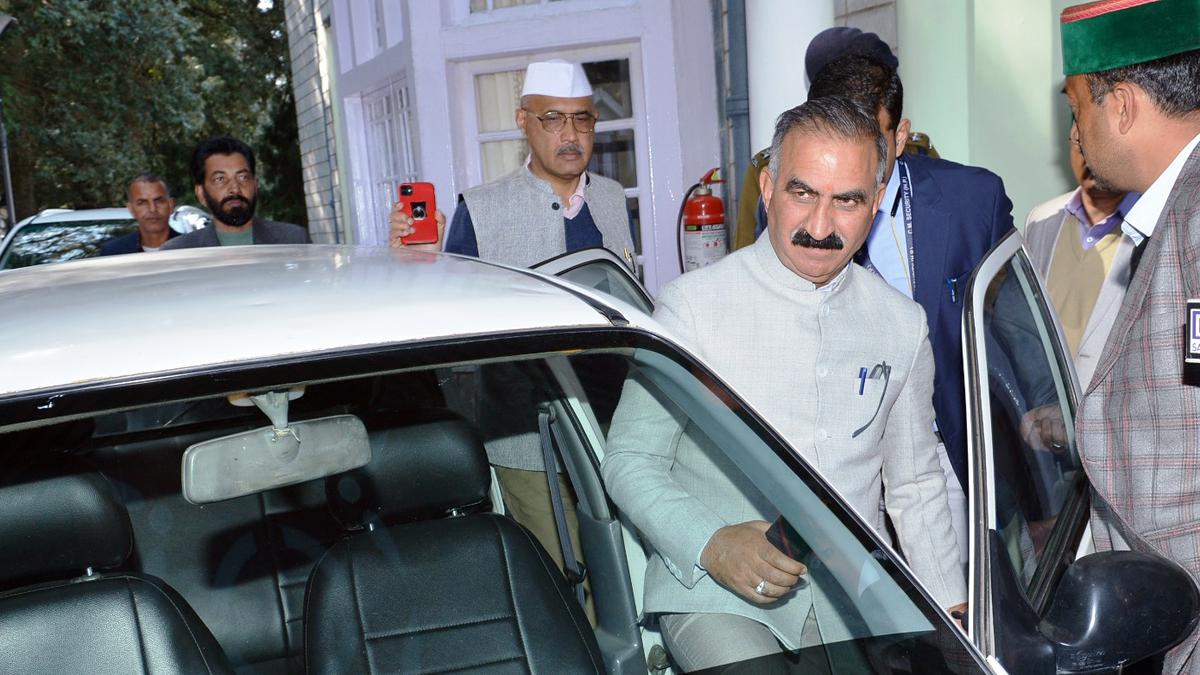 Himachal Pradesh’s ‘common man’ Chief Minister arrives in State Assembly in economy car