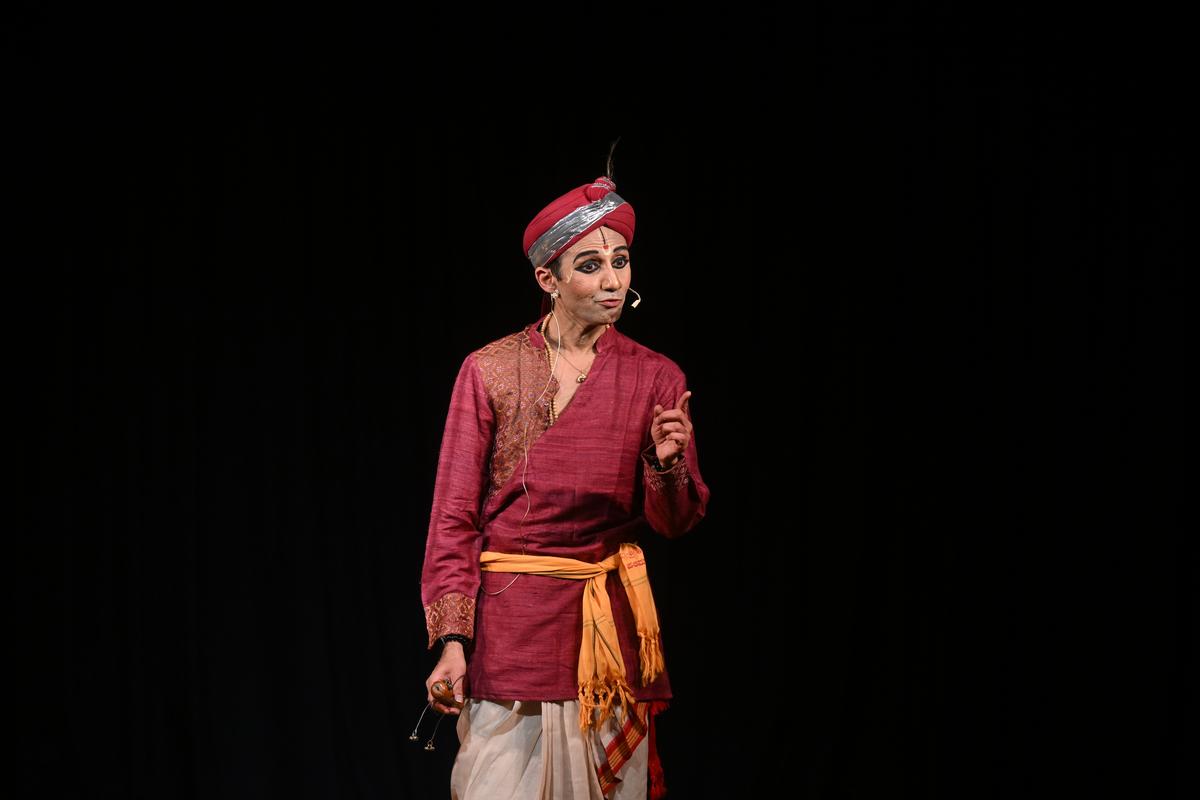 Wearing a kurta and turban, Praveen Kumar assumed the role of the wandering sage.