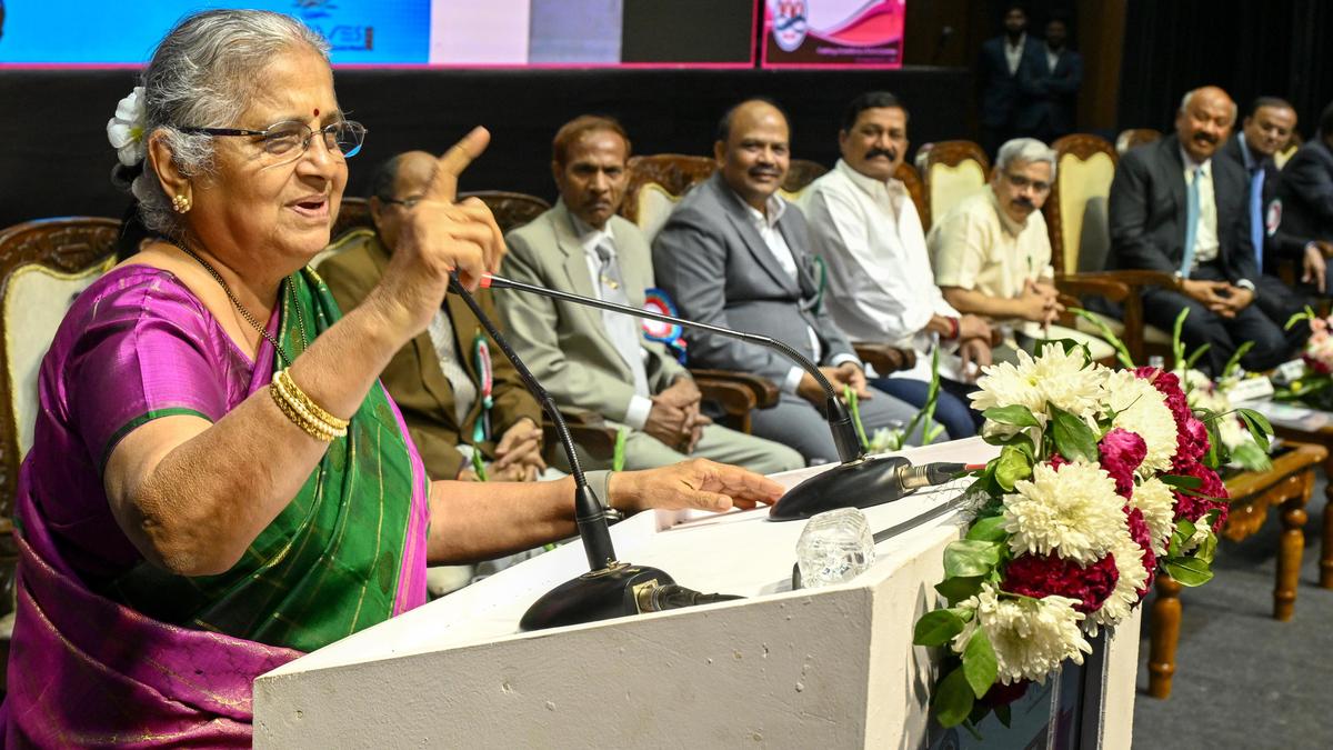 Ethical life must be the ultimate goal, says Sudha Murty at AU alumni meet-2025