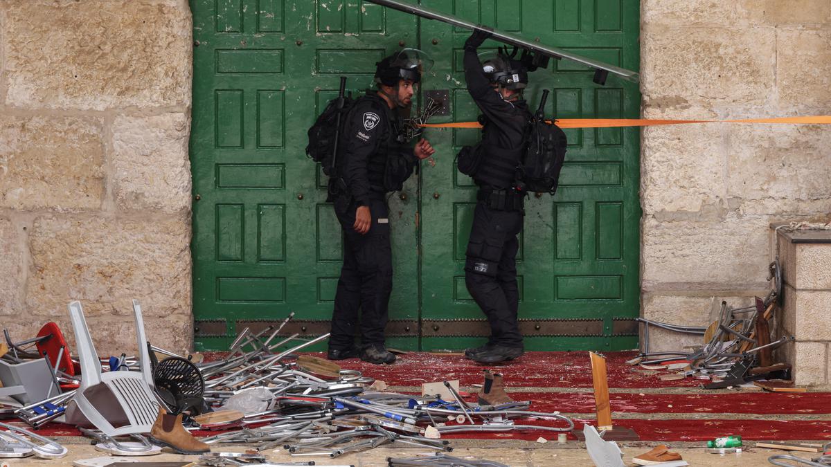 New clashes at Jerusalem's Al-Aqsa mosque compound