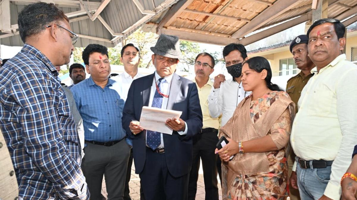 Visakhapatnam: East Coast Railway General Manager inspects KK-II line, NMDC