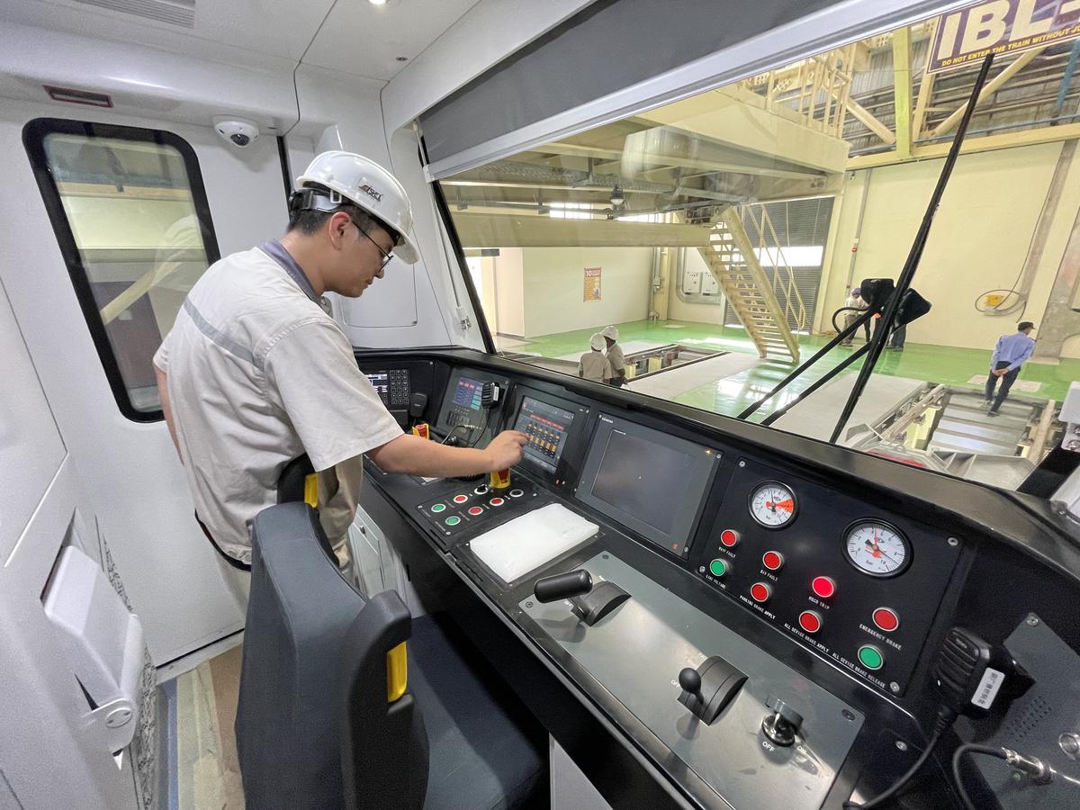 According to BMRCL, this train is equipped with state-of-the-art technology, such as Unattended Train Operations (UTO), Enhanced Supervision Capability from Operations Control Centre(OCC), Track Monitoring System, Hot Axle Detection System, Obstacle and Derailment Detection System, etc.