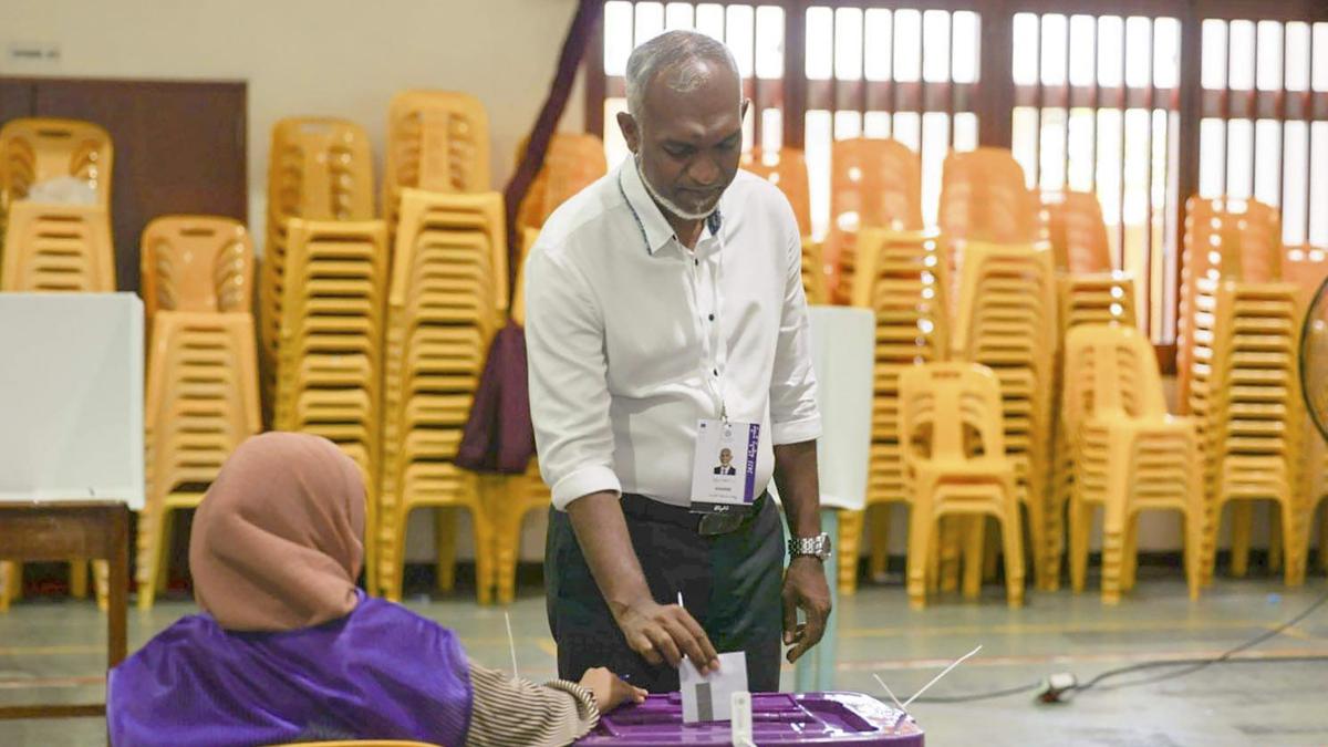 Opposition candidate Muizzu poised for victory in Maldives presidential run-off 