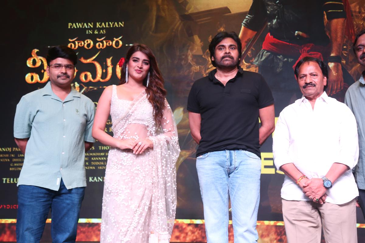 Jyoti Krishna, Nidhi Egrawal, Pawan Kalyan and M Rathnam at the press conference. Jyoti Krishna, Nidhi Egrawal, Pawan Kalyan and M Rathnam at the press conference.