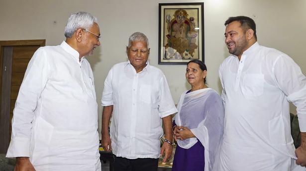 Nitish Kumar meets Lalu Prasad ahead of Delhi visit for Opposition unity