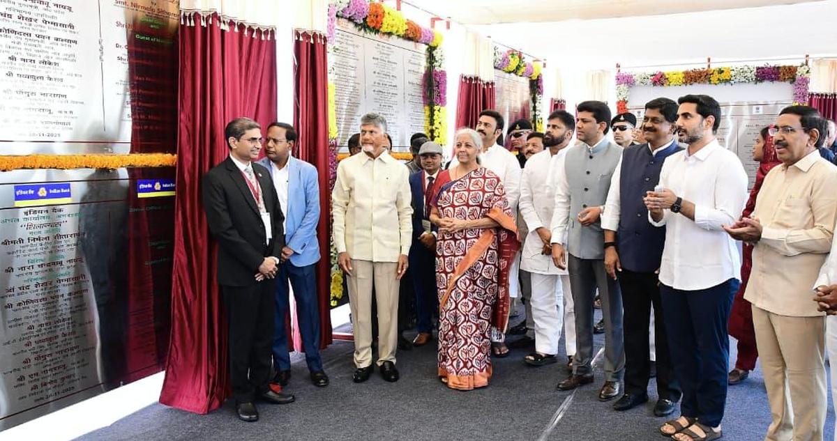 thehindu.com - Sambasiva Rao M. - Nirmala Sitharaman lays stone for 15 banks, insurance offices in Amaravati