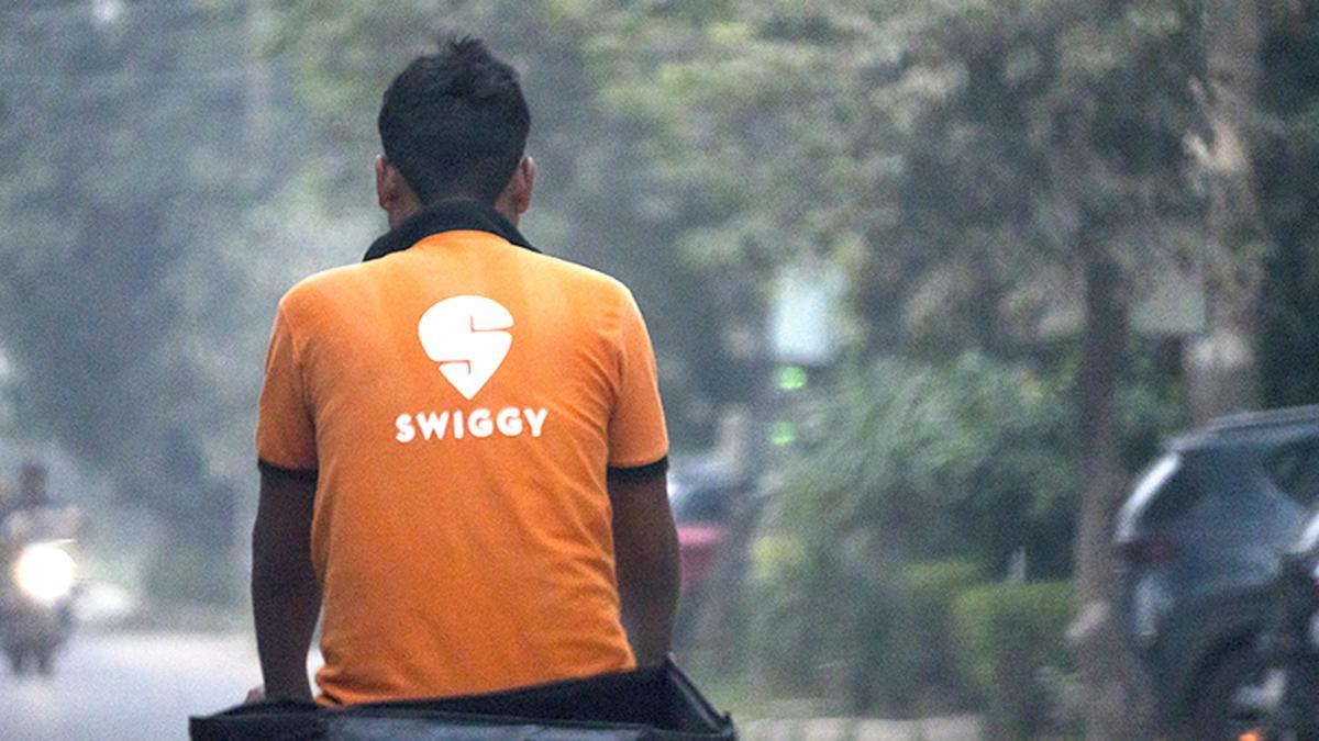 Glance partners with Swiggy Instamart to launch one-tap buy feature