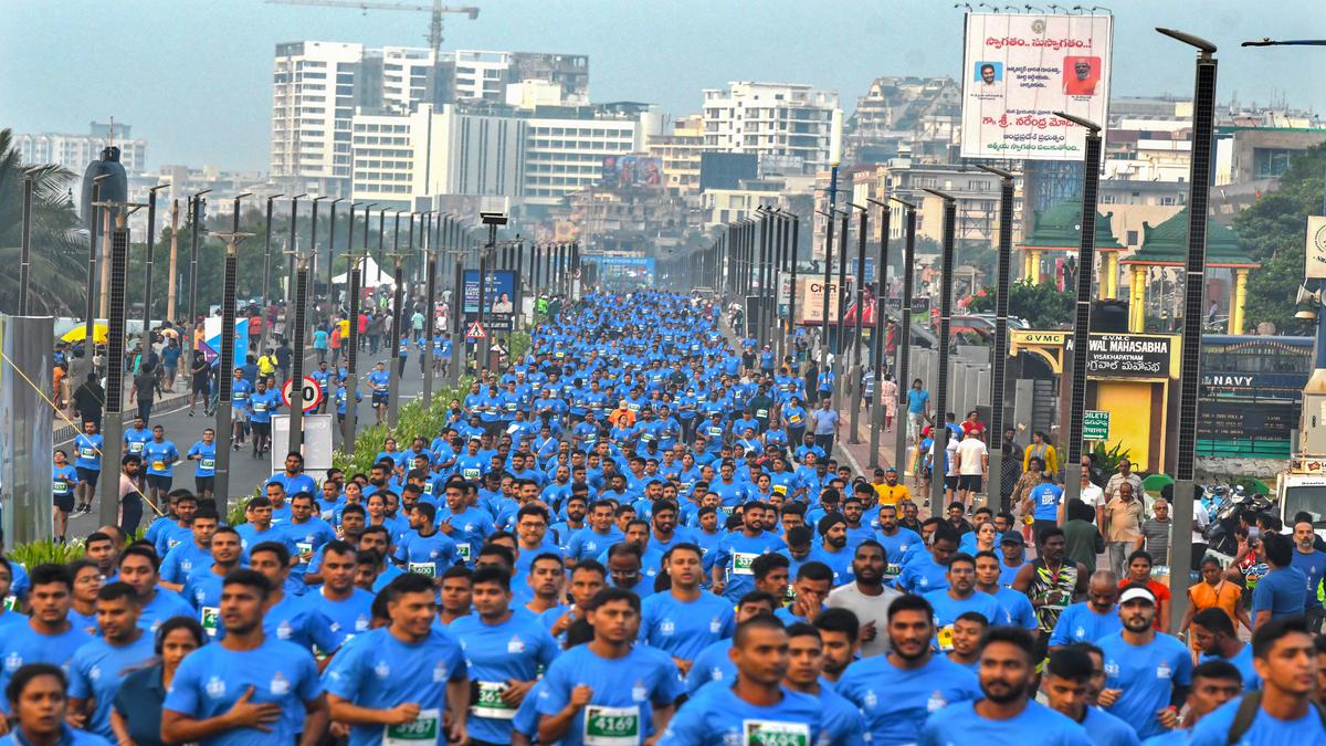 Visakhapatnam: Vizag Navy Marathon draws over 18 000 runners The Hindu