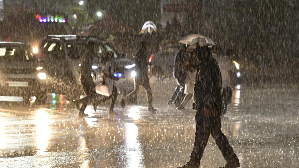 Heavy rain in Bengaluru causes chaos, more showers expected till May 21