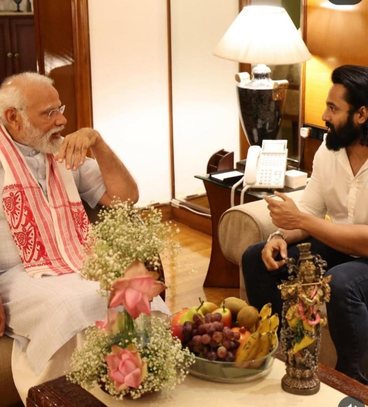 Aktieris Unni Mukundan ar premjerministru Narendra Modi