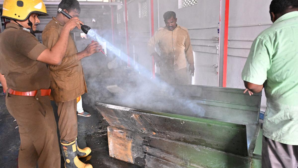 Minor fire in courier agency office in Tirunelveli