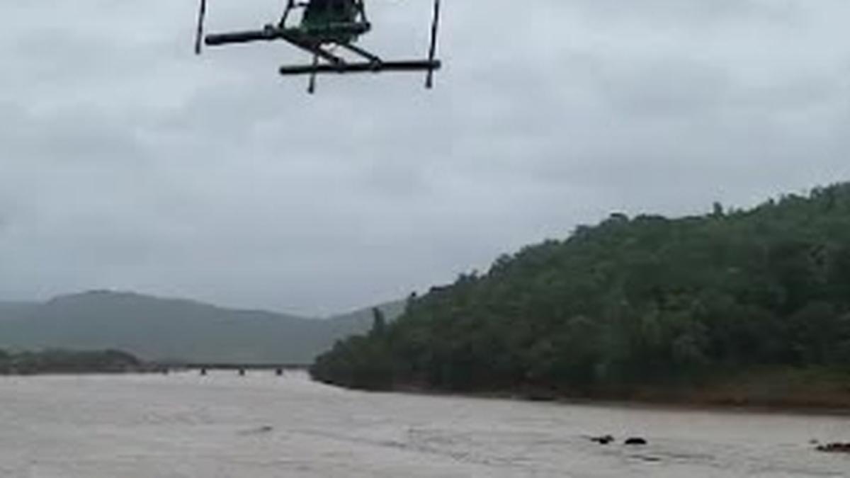 Experts further zero in on the likely spot of truck buried in Gangavali river near Shirur