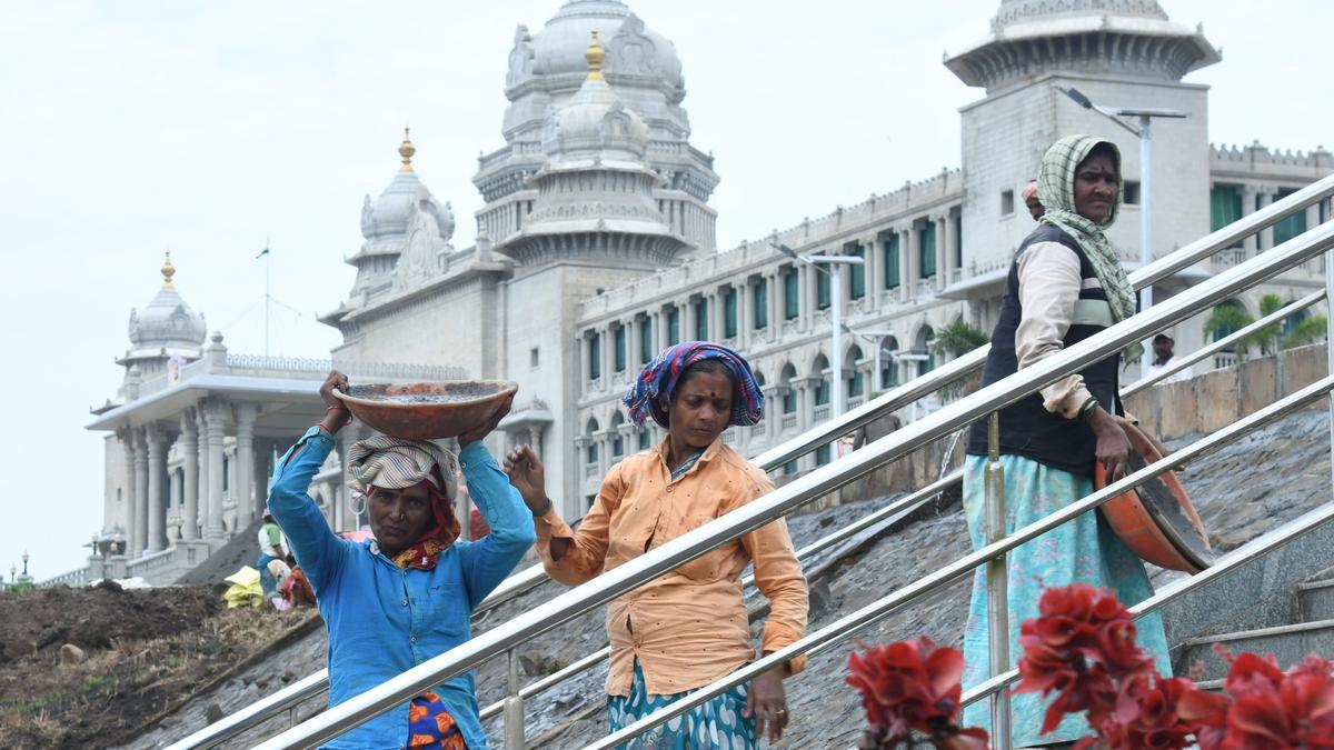 MGNREGA workers create science park on Suvarna Soudha grounds