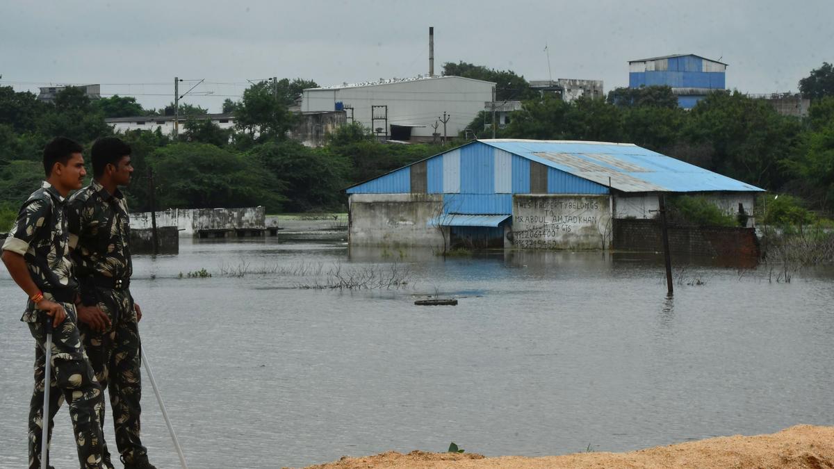 HYDRAA begins demolitions in Appa Cheruvu lake bed