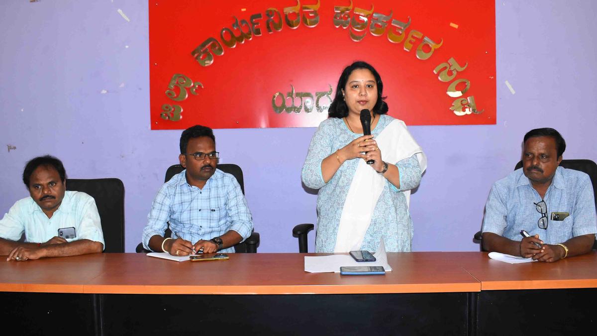 News media should report facts: DC