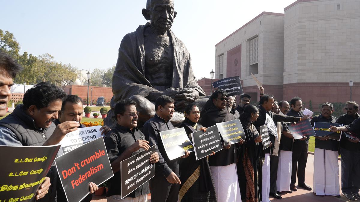 Tamil Nadu MPs protest in black clothes over inadequate funds to the State