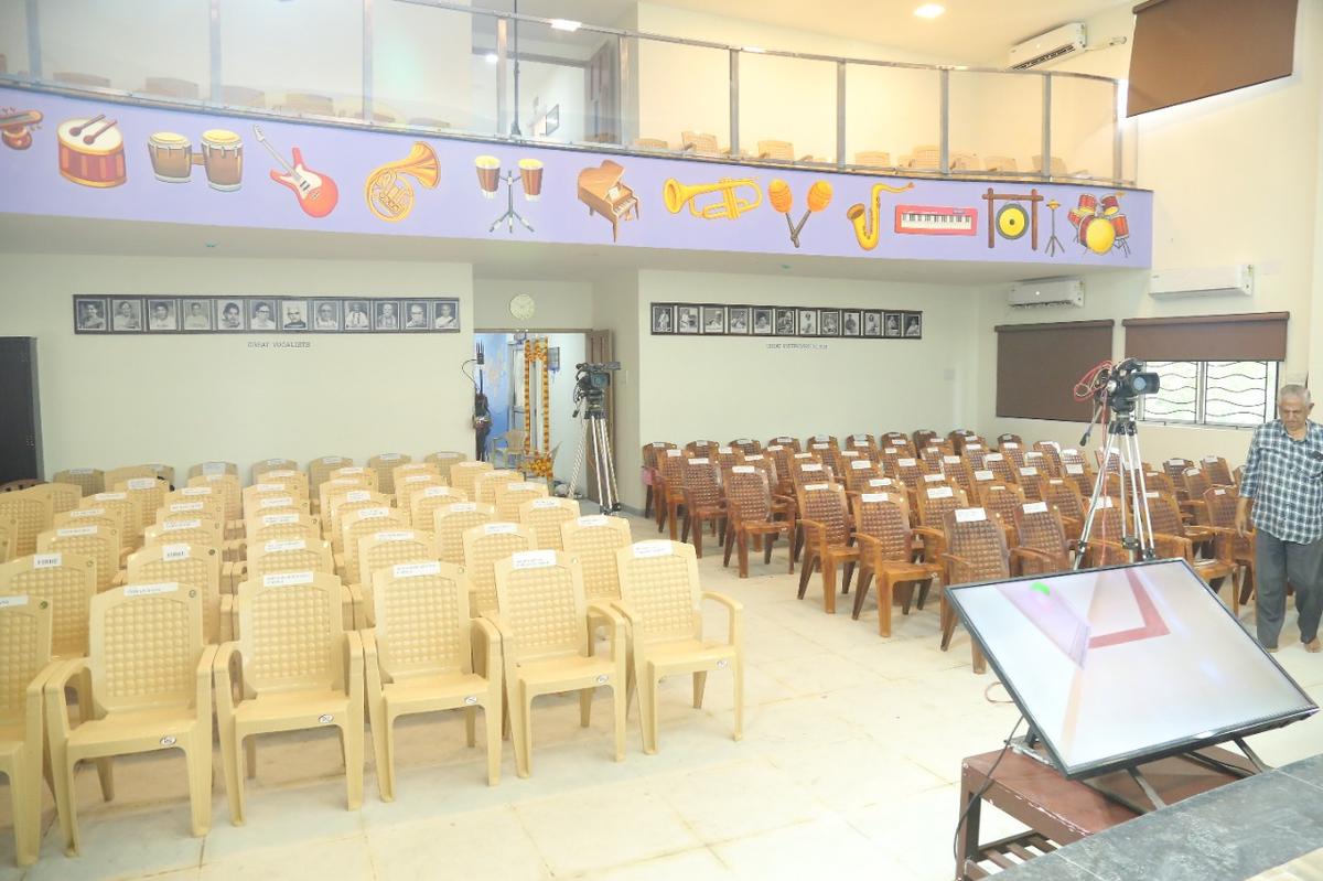 December Music Season: Music goes knocking on seniors’ doors