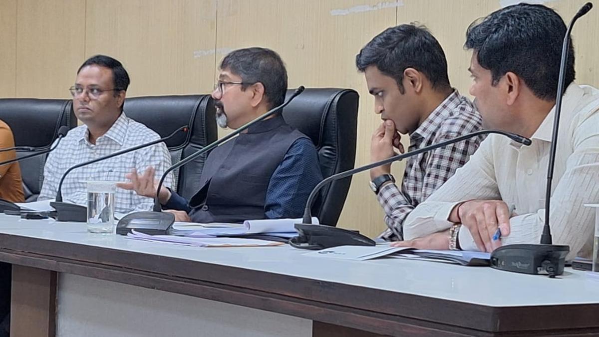 Take steps to provide adequate drinking water to all villages, Belagavi officers told