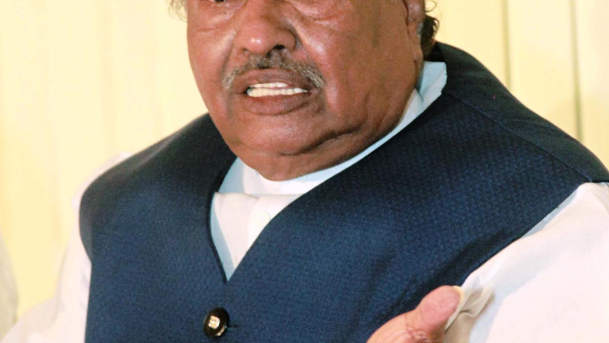 As Eshwarappa and Jarkiholi sulk, CM says he will resolve issue in consultion with Delhi