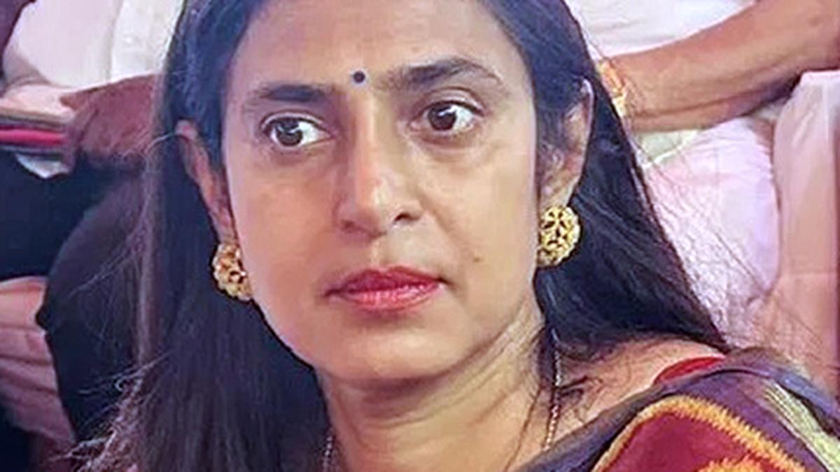 Chennai Police team arrests actor Kasthuri Shankar from Hyderabad