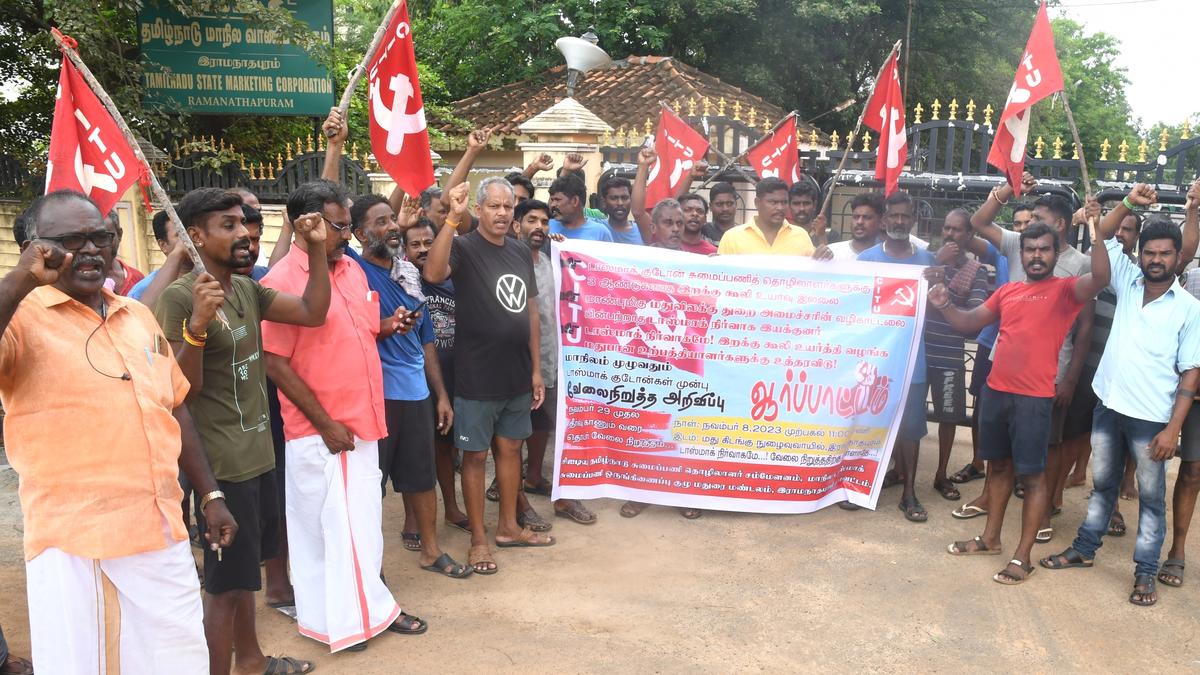 Loadmen protest seeking increase in wages