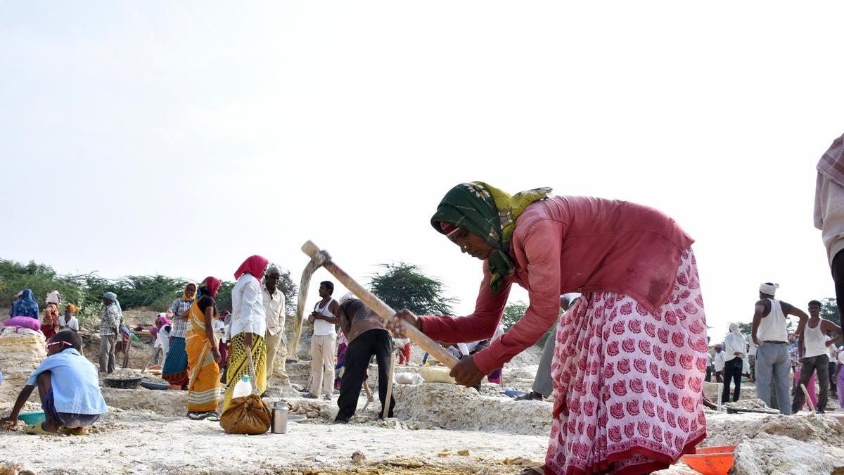 MGNREGA wage revised from ₹349 to ₹370 a day from April 1