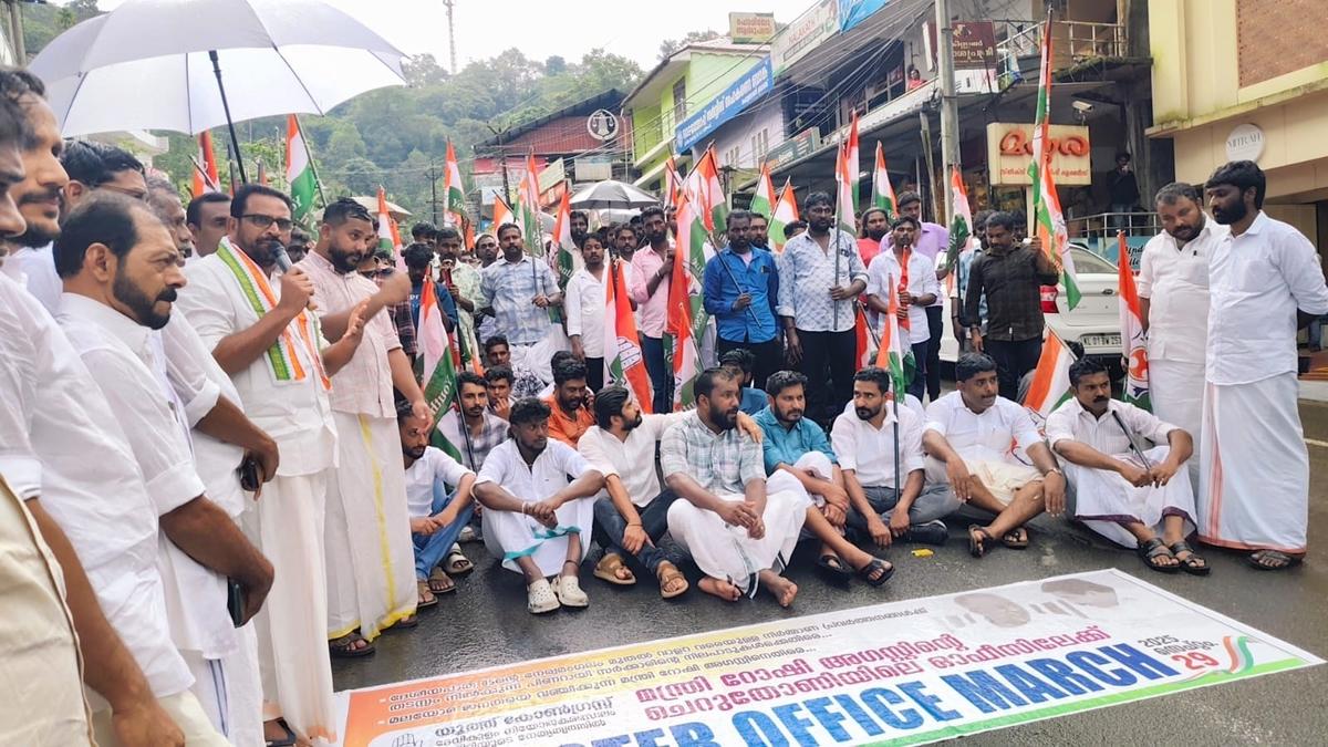 Youth Congress workers take out march seeking resumption of road works